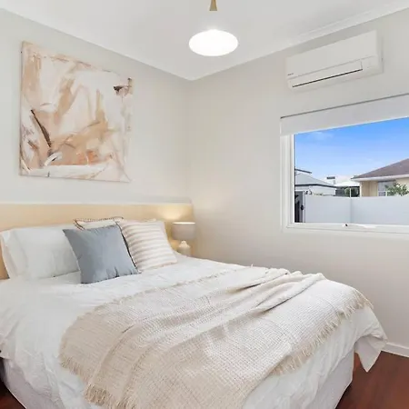The Elements L Air L 4 Stunning Apartments Each With Private Outdoor Dining L Walk To The Beach L Event Friendly L Wifi L Netflix L Outdoor Shower L Communal Bbq Pavilion And Lawn Area L Christies Beach Exterior photo
