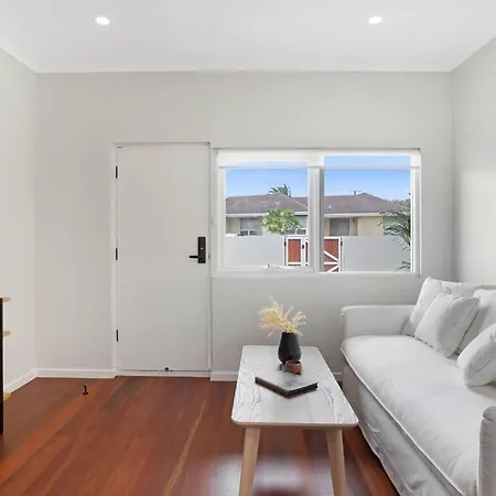 The Elements L Air L 4 Stunning Apartments Each With Private Outdoor Dining L Walk To The Beach L Event Friendly L Wifi L Netflix L Outdoor Shower L Communal Bbq Pavilion And Lawn Area L Christies Beach Exterior photo