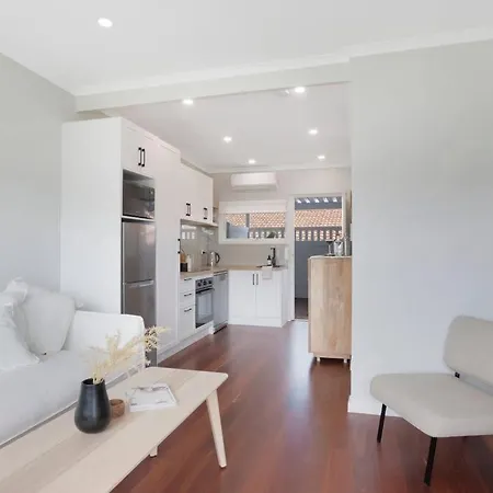 The Elements L Air L 4 Stunning Apartments Each With Private Outdoor Dining L Walk To The Beach L Event Friendly L Wifi L Netflix L Outdoor Shower L Communal Bbq Pavilion And Lawn Area L Christies Beach Exterior photo