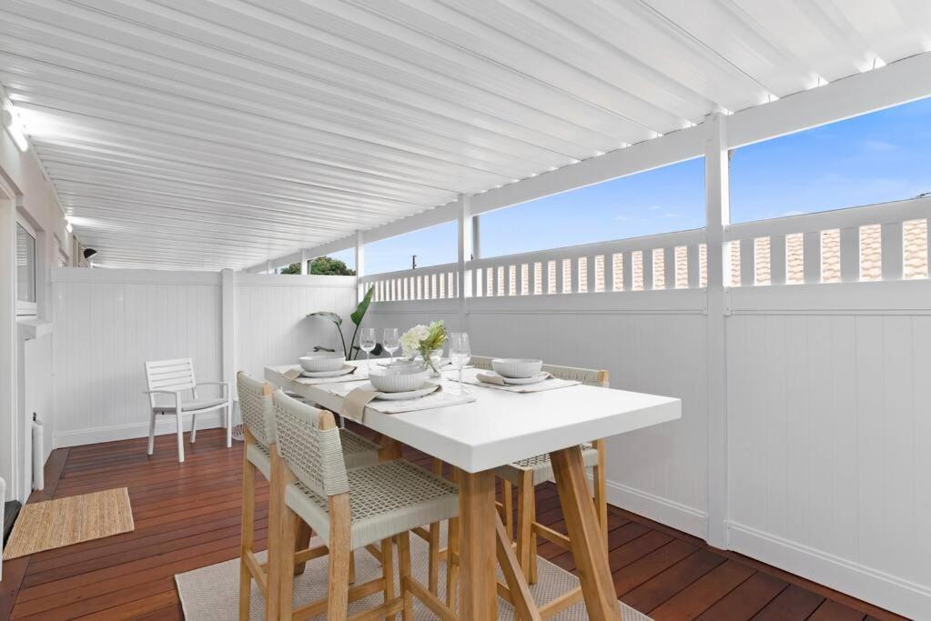 The Elements L Air L 4 Stunning Each With Private Outdoor Dining L Walk To The L Event Friendly L Wifi L Netflix L Outdoor Shower L Communal Bbq Pavilion And Lawn Area L Apartment *