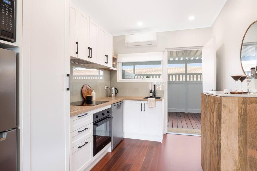 Apartment The Elements L Air L 4 Stunning Each With Private Outdoor Dining L Walk To The L Event Friendly L Wifi L Netflix L Outdoor Shower L Communal Bbq Pavilion And Lawn Area L *