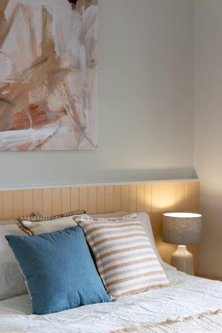 The Elements L Air L 4 Stunning Each With Private Outdoor Dining L Walk To The L Event Friendly L Wifi L Netflix L Outdoor Shower L Communal Bbq Pavilion And Lawn Area L *